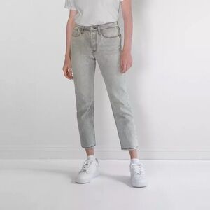 Levis Wedgie Straight Womens Jeans, Retail $98, Smoky Skies Light Wash Size 26